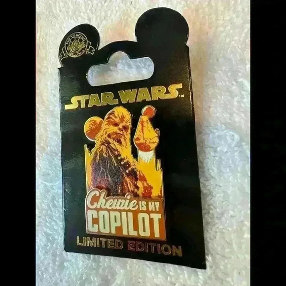 Disneyland Star Wars May The 4th Be With You & Chewie Is My Copilot Pins, LE NEW - Picture 3 of 3